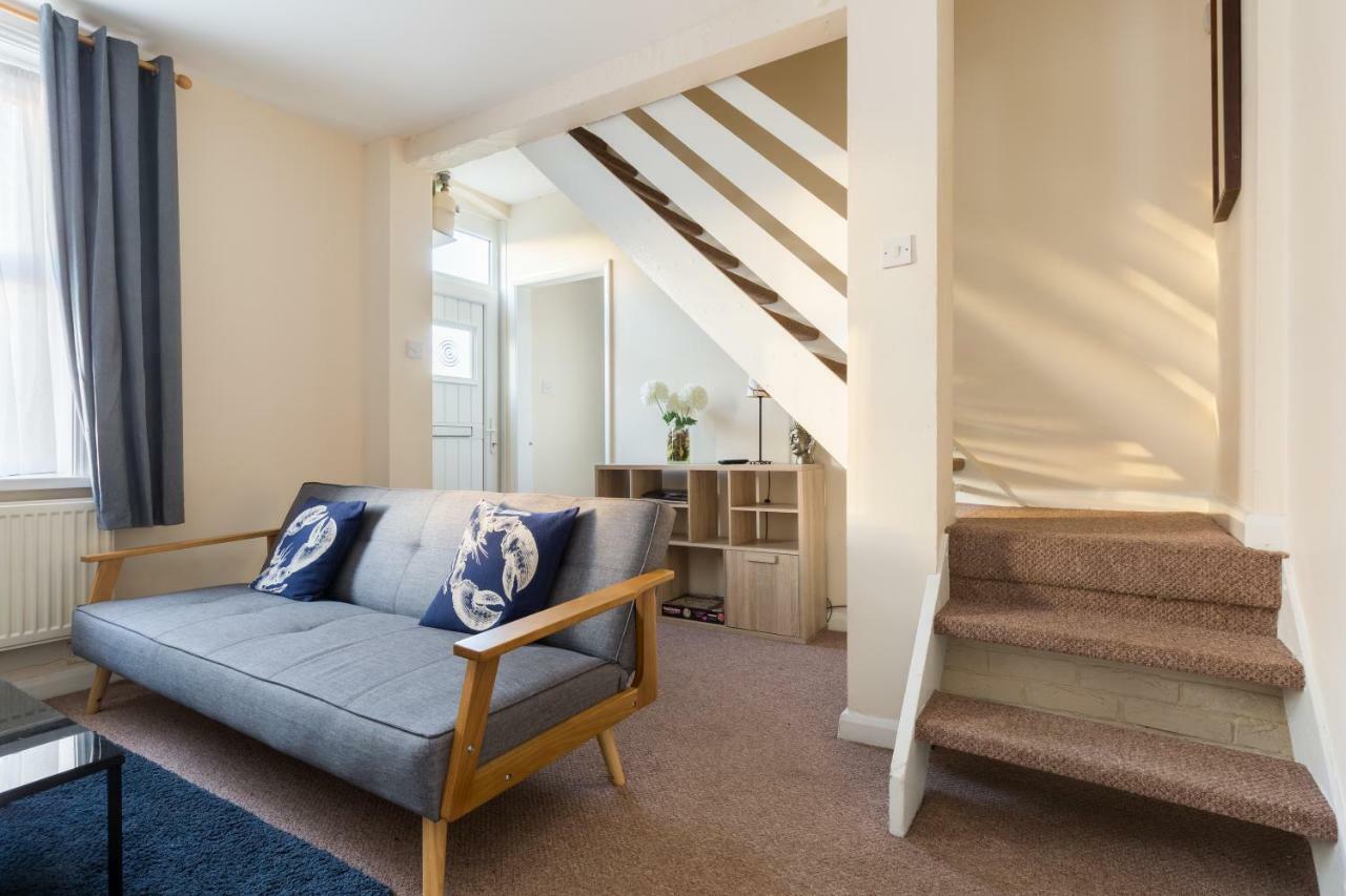 Well Presented 2 Bedroom House - Sleeps Four Leamington Spa Kültér fotó