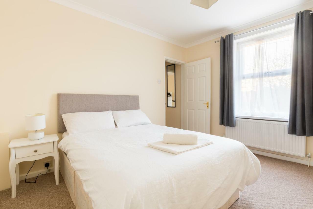 Well Presented 2 Bedroom House - Sleeps Four Leamington Spa Kültér fotó