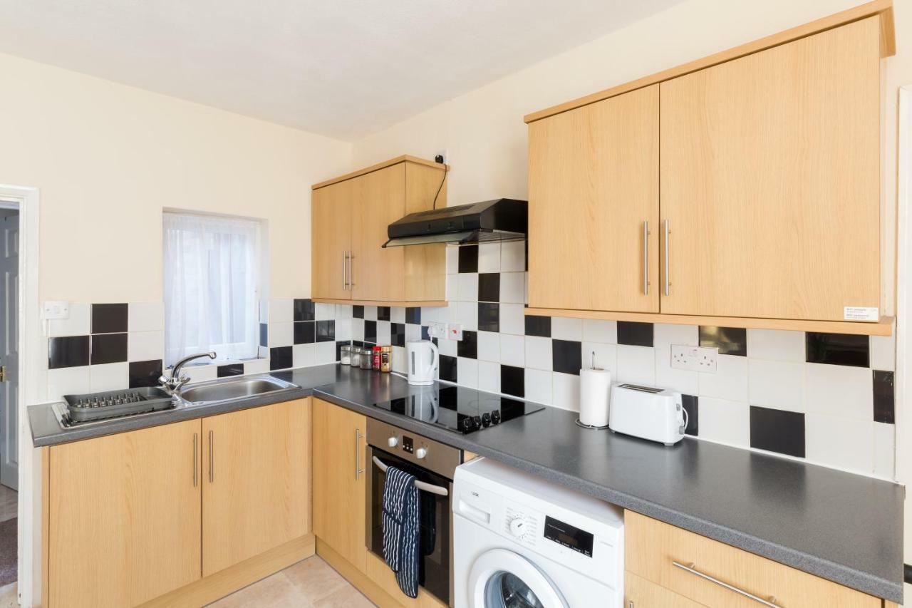 Well Presented 2 Bedroom House - Sleeps Four Leamington Spa Kültér fotó